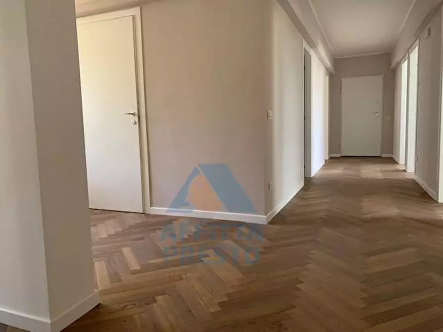 Immagine 15 di Ufficio in affitto  a Vinci