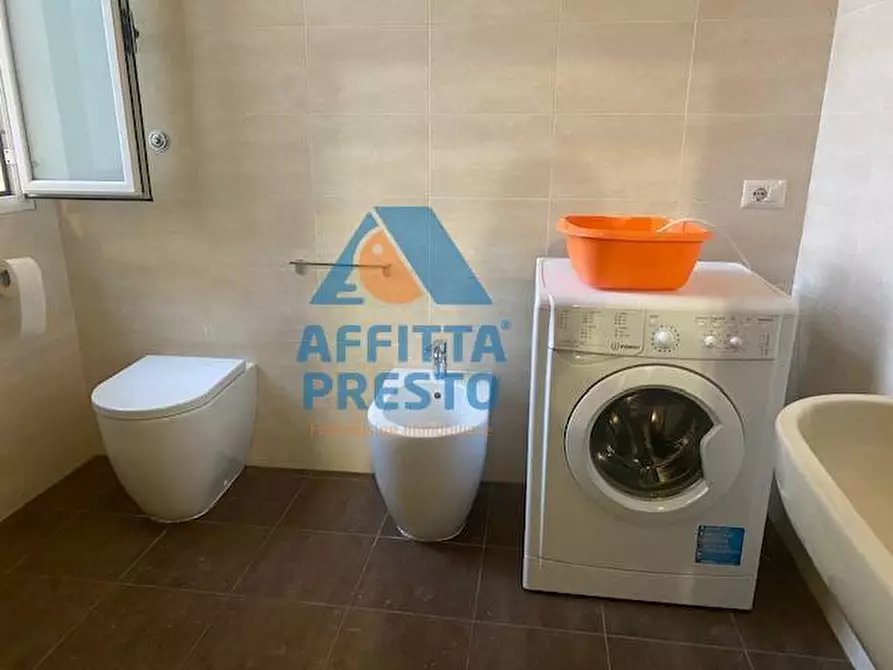 Immagine 5 di Camera in affitto  a Empoli