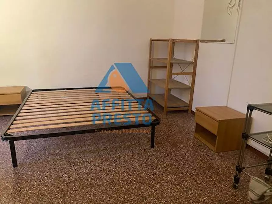 Immagine 8 di Camera in affitto  a Empoli