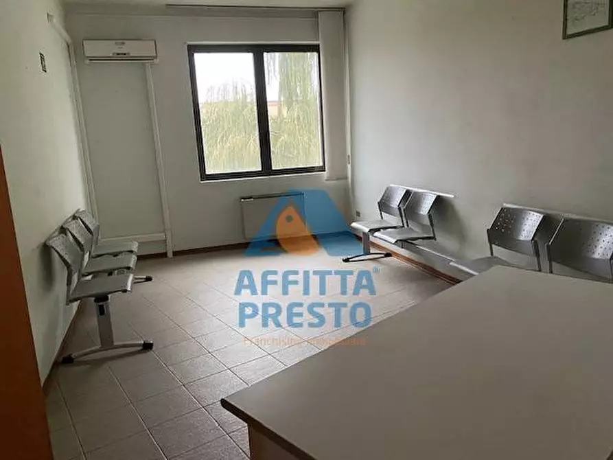 Immagine 12 di Ufficio in affitto  a San Miniato