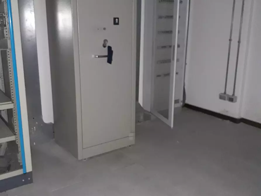 Immagine 12 di Attività commerciale in affitto  a San Miniato