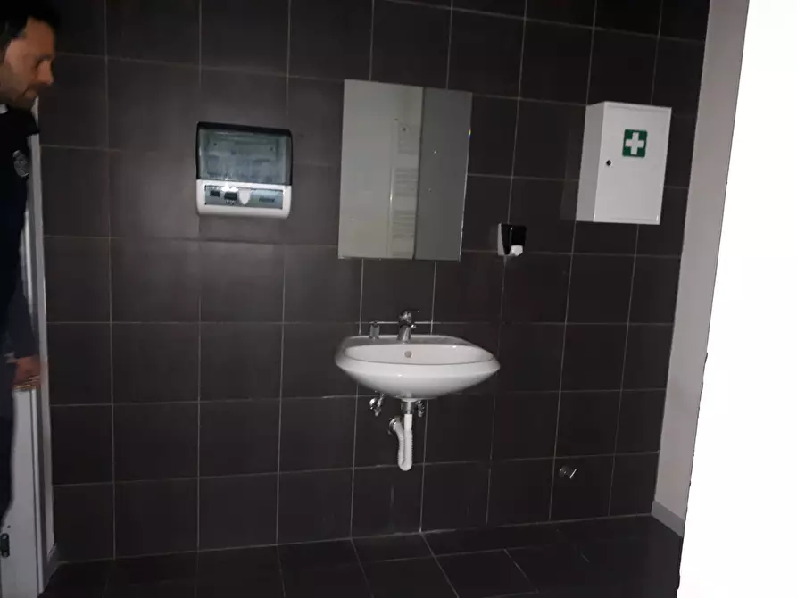 Immagine 11 di Ufficio in affitto  a San Miniato