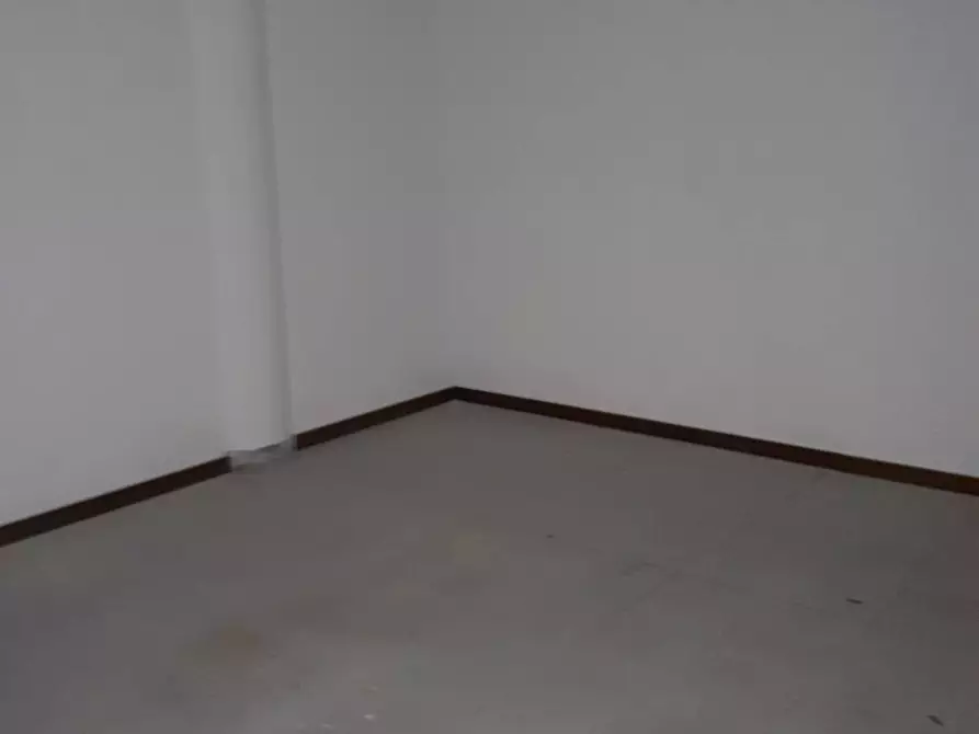 Immagine 15 di Ufficio in affitto  a San Miniato