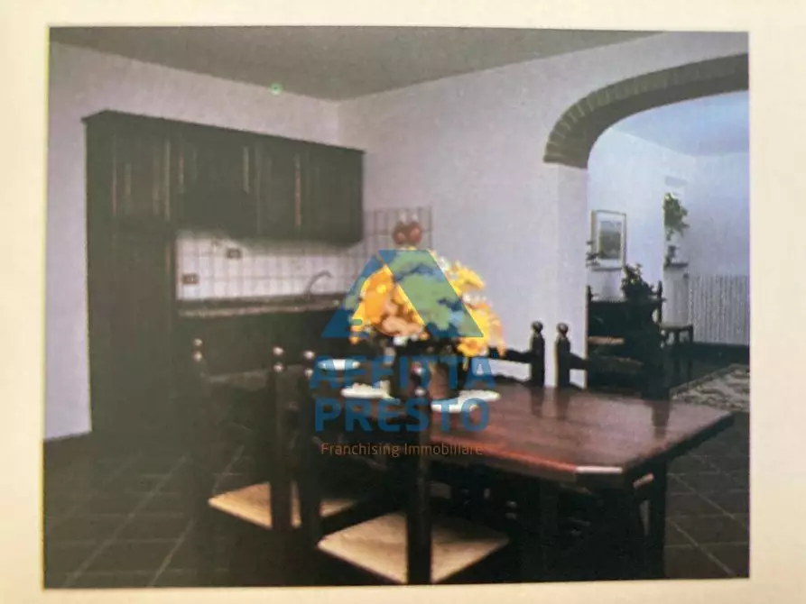 Immagine 4 di Appartamento in affitto  a Capraia E Limite