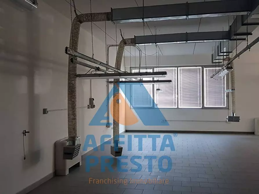 Immagine 12 di Laboratorio in affitto  a Montelupo Fiorentino