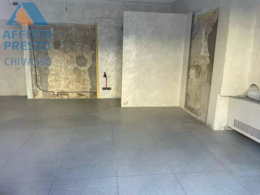 Immagine 2 di Negozio in affitto  in Via Torino a Chivasso