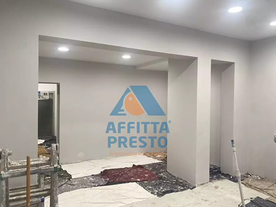 Immagine 4 di Negozio in affitto  a Empoli