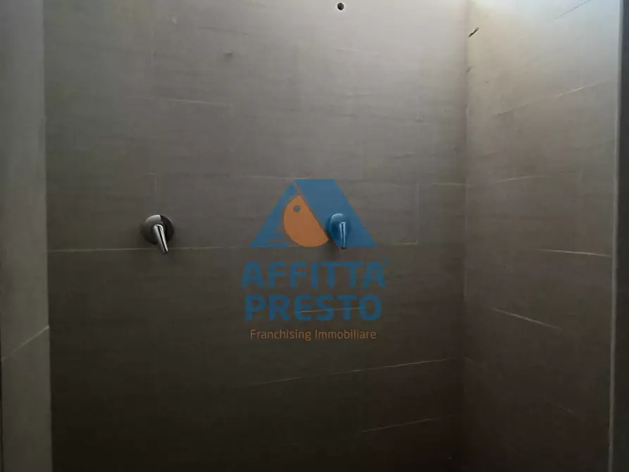 Immagine 7 di Attività commerciale in affitto  a Vinci