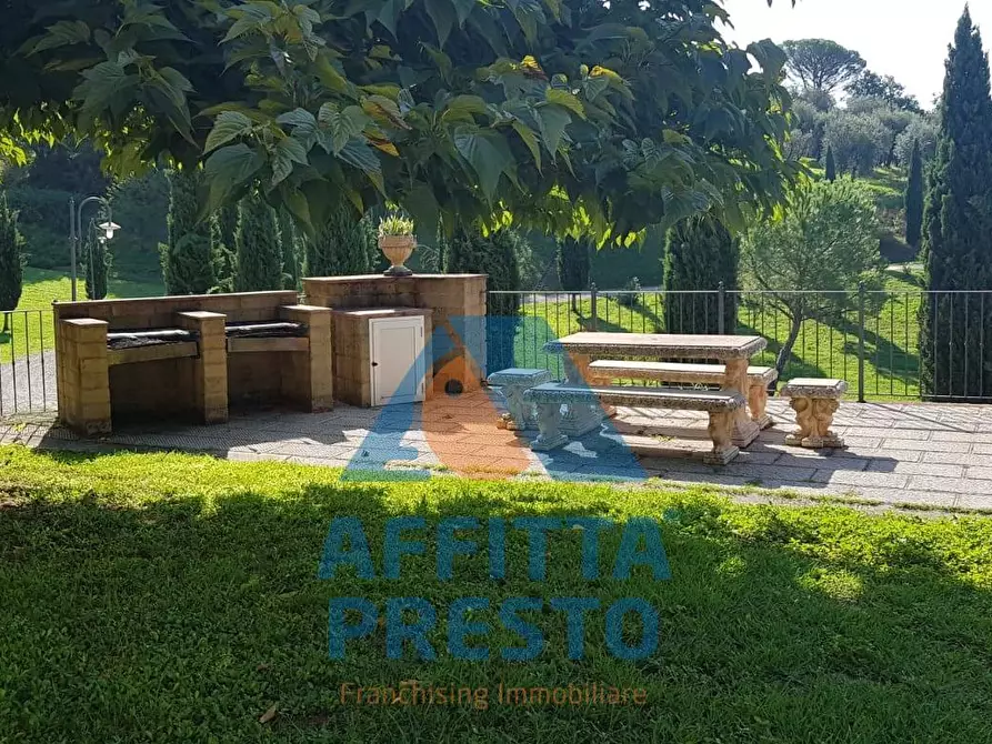 Immagine 6 di Residence in affitto  a Capraia E Limite
