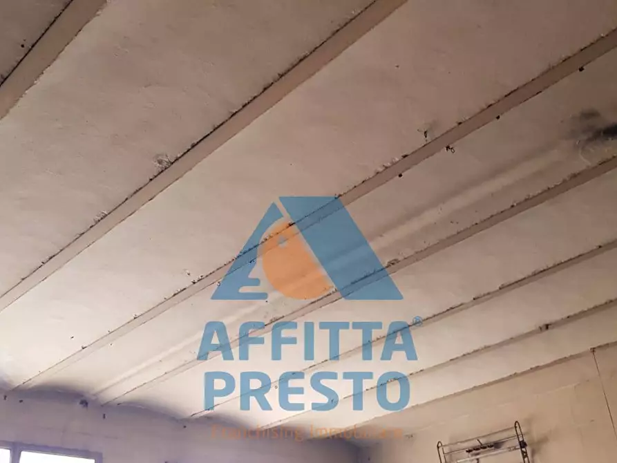 Immagine 7 di Magazzino in vendita  a Empoli
