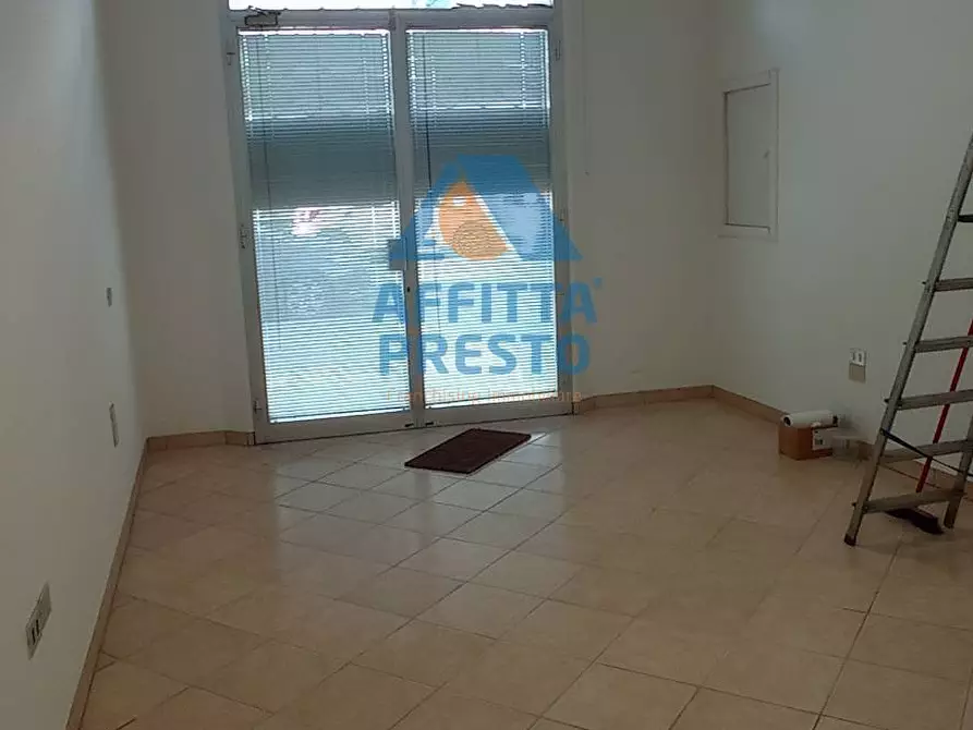 Immagine 1 di Attività commerciale in affitto  a Empoli