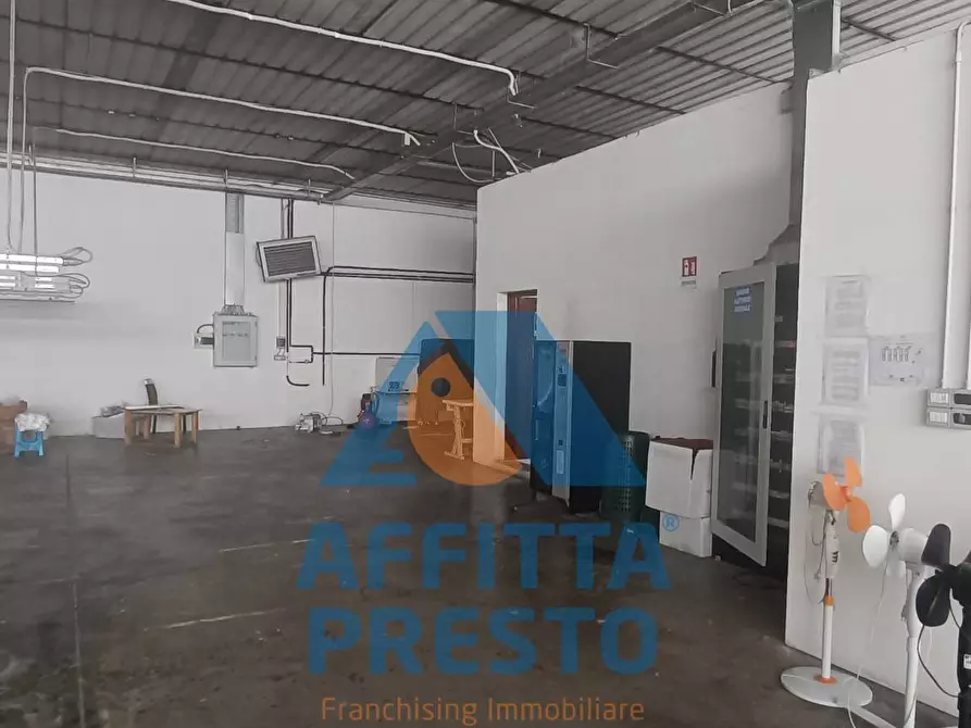 Immagine 4 di Magazzino in affitto  a Fucecchio