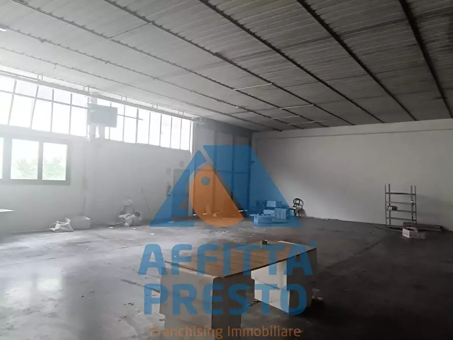 Immagine 3 di Magazzino in affitto  a Fucecchio