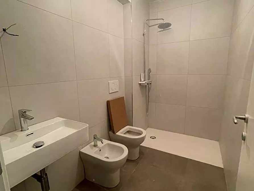 Immagine 7 di Appartamento in affitto  in Via Roma a Chivasso