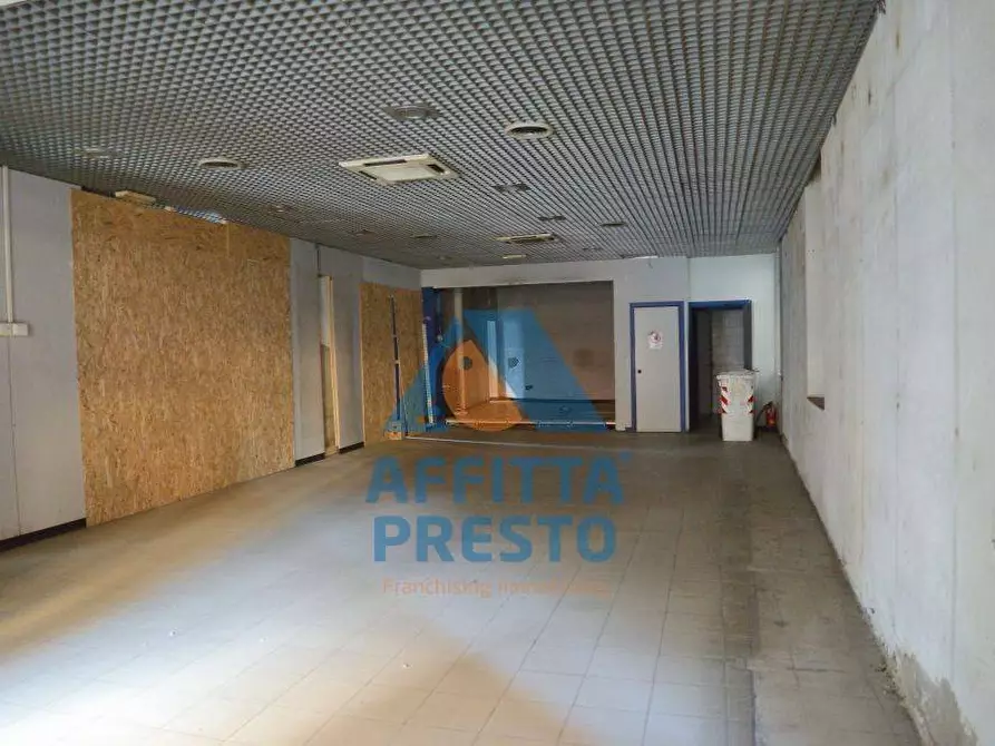 Immagine 1 di Attività commerciale in affitto  a Empoli