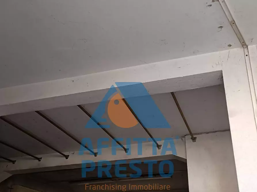 Immagine 2 di Attività commerciale in affitto  a Empoli