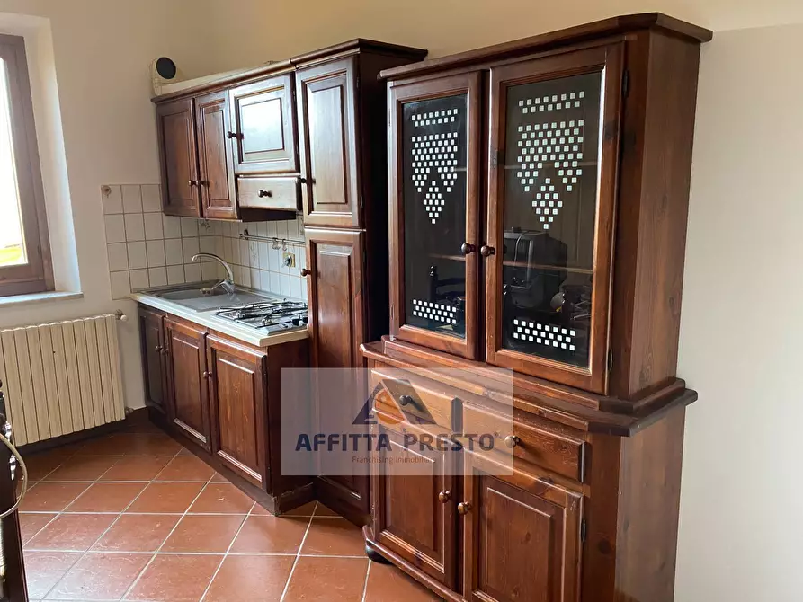 Immagine 2 di Appartamento in affitto  a Capraia E Limite