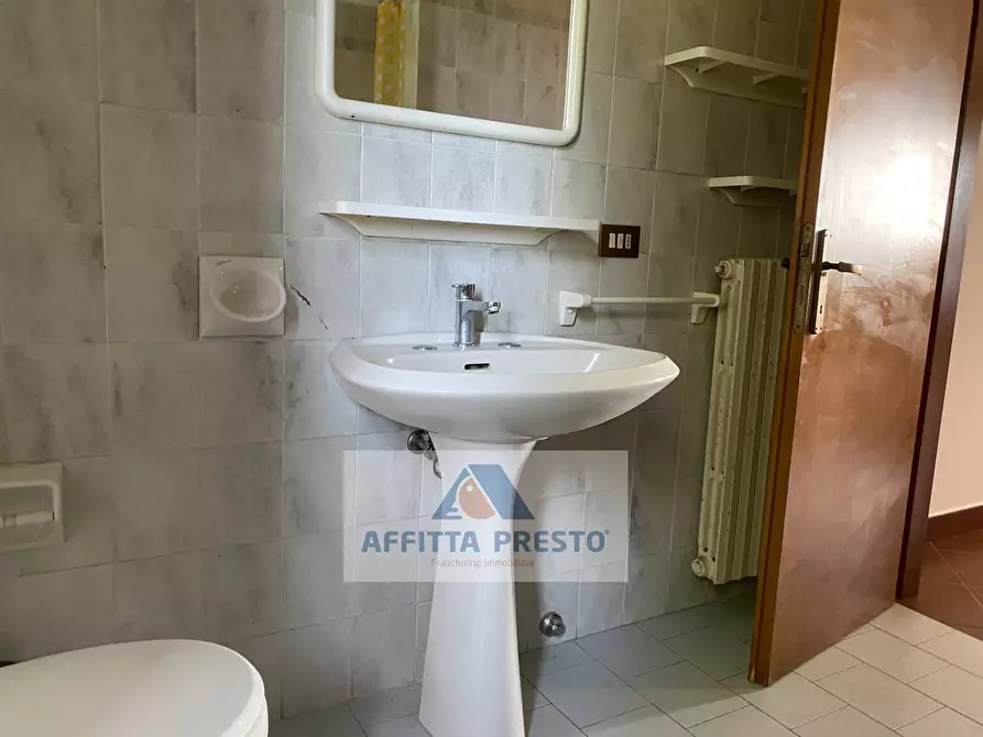 Immagine 7 di Appartamento in affitto  a Capraia E Limite