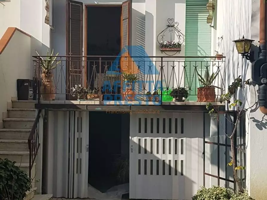 Immagine 8 di Casa indipendente in affitto  a Empoli