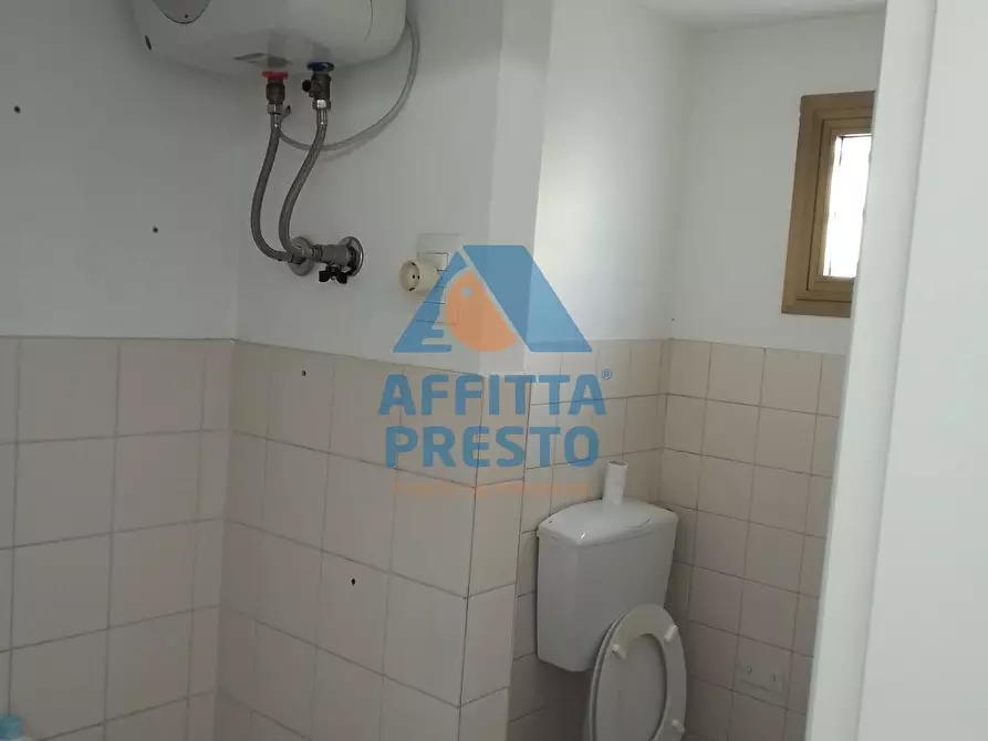 Immagine 3 di Capannone industriale in affitto  a Capraia E Limite