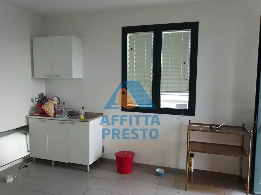 Immagine 14 di Attività commerciale in vendita  a Capraia E Limite