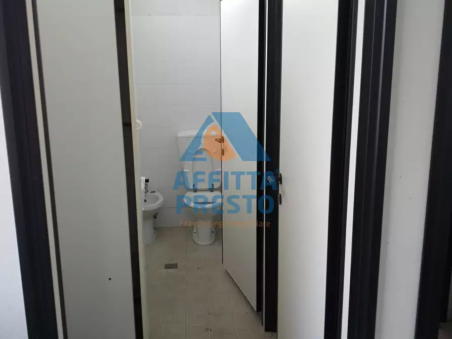 Immagine 6 di Attività commerciale in vendita  a Capraia E Limite