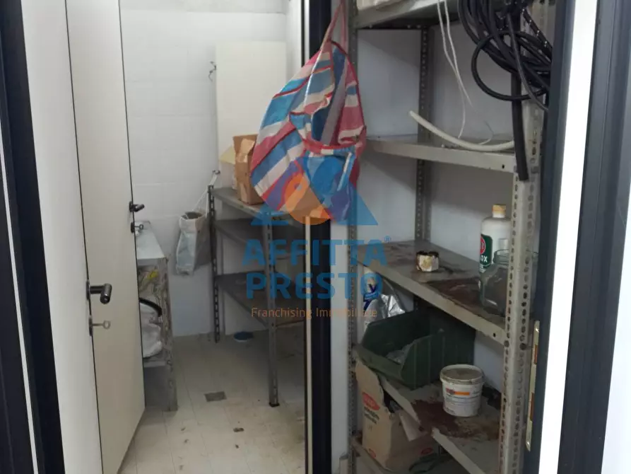 Immagine 16 di Attività commerciale in vendita  a Capraia E Limite