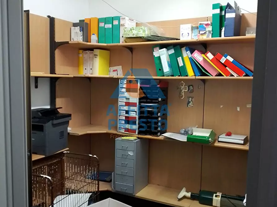 Immagine 12 di Attività commerciale in vendita  a Capraia E Limite