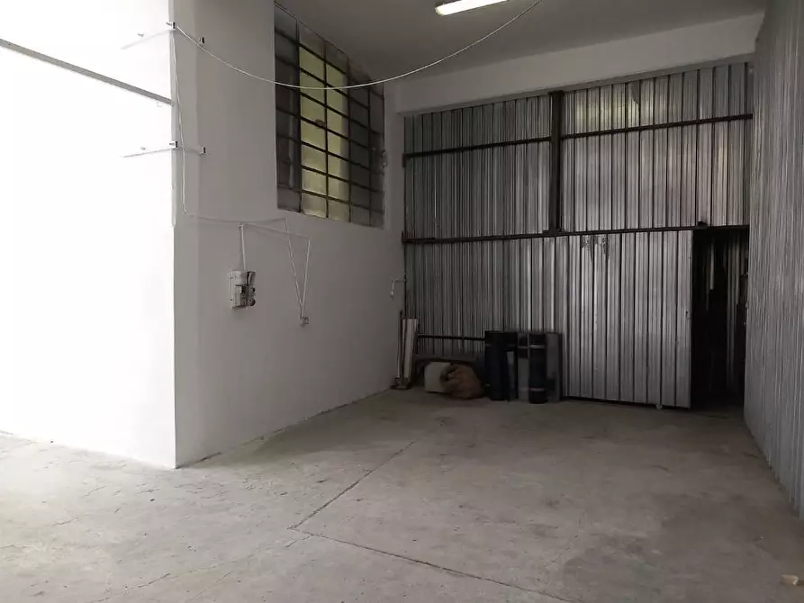 Immagine 3 di Attività commerciale in affitto  a Vicopisano