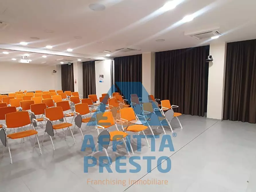 Immagine 2 di Ufficio in vendita  a Firenze