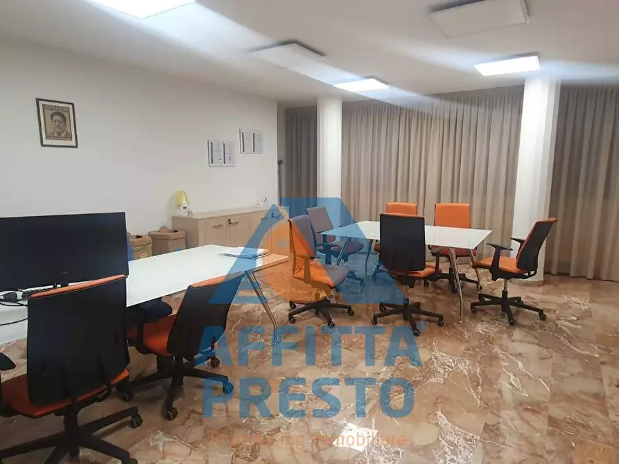 Immagine 7 di Ufficio in vendita  a Firenze