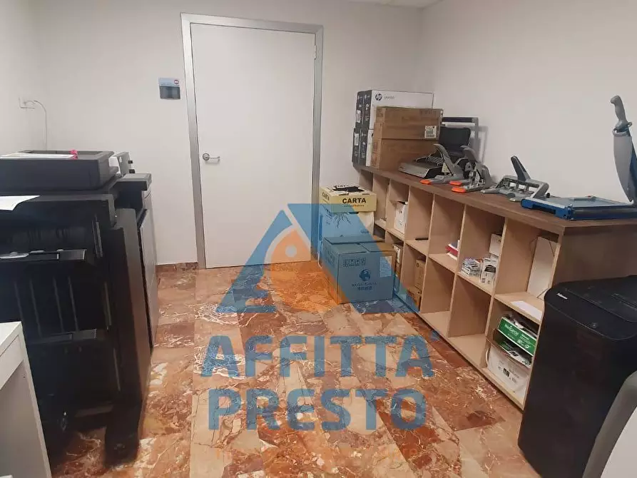 Immagine 17 di Ufficio in vendita  a Firenze