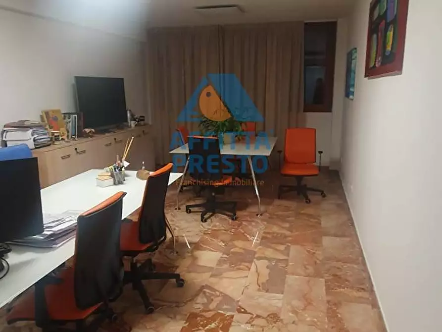 Immagine 20 di Ufficio in vendita  a Firenze