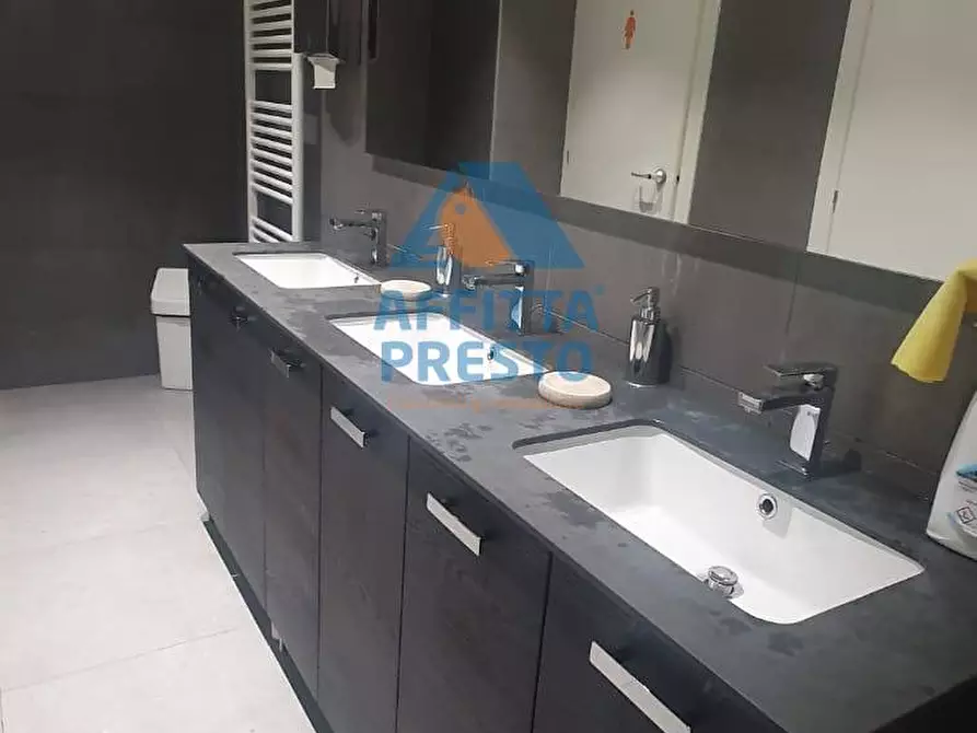 Immagine 22 di Ufficio in vendita  a Firenze