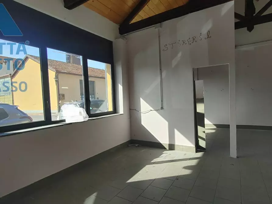 Immagine 4 di Negozio in affitto  in PIAZZA LUCIO LIBERTINI a Chivasso