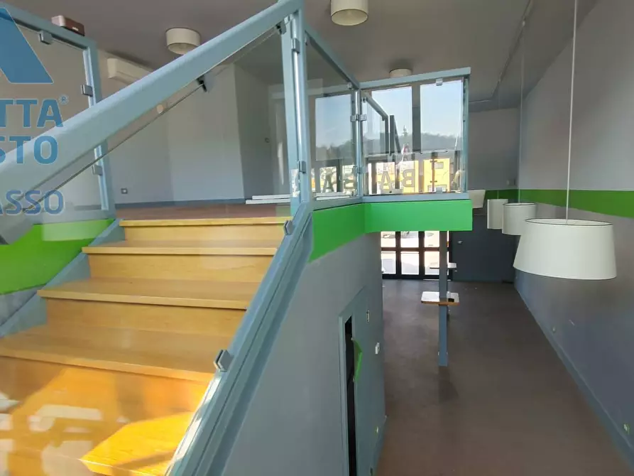 Immagine 10 di Negozio in affitto  in PIAZZA LUCIO LIBERTINI a Chivasso