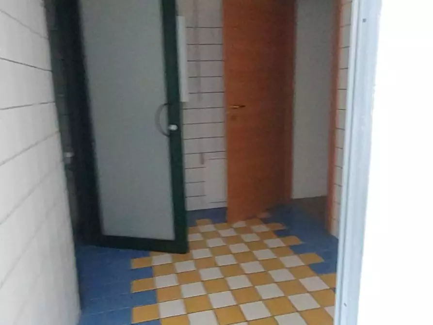 Immagine 16 di Negozio in affitto  in PIAZZA LUCIO LIBERTINI a Chivasso