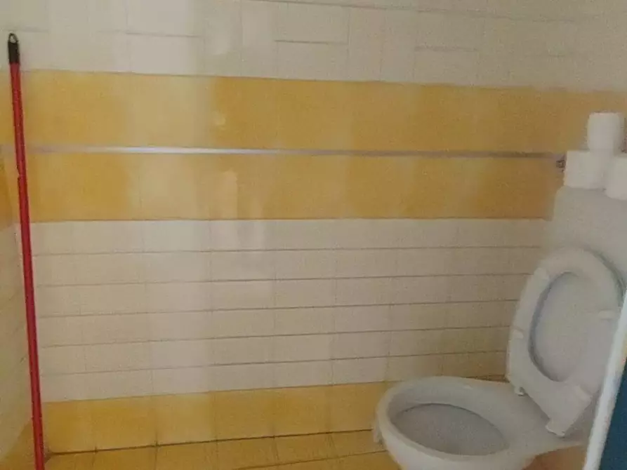 Immagine 19 di Negozio in affitto  in PIAZZA LUCIO LIBERTINI a Chivasso