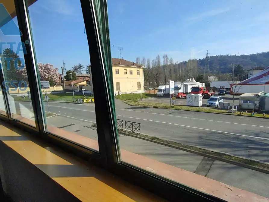 Immagine 15 di Negozio in affitto  in PIAZZA LUCIO LIBERTINI a Chivasso