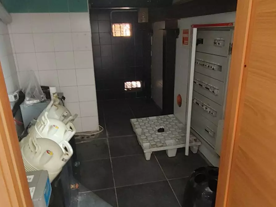 Immagine 23 di Negozio in affitto  in PIAZZA LUCIO LIBERTINI a Chivasso