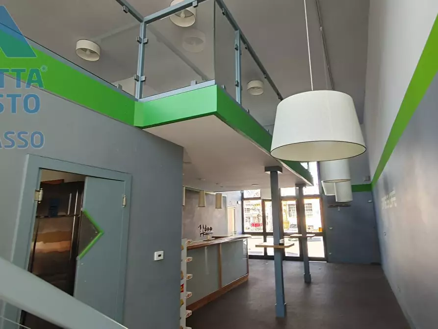 Immagine 8 di Negozio in affitto  in PIAZZA LUCIO LIBERTINI a Chivasso