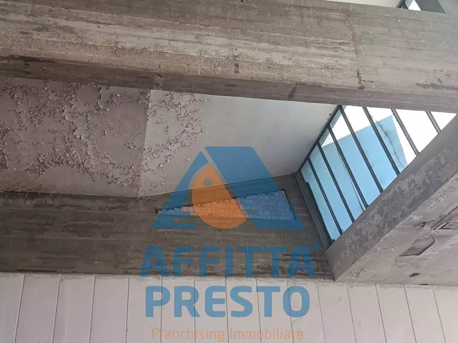 Immagine 5 di Attività commerciale in affitto  a Empoli