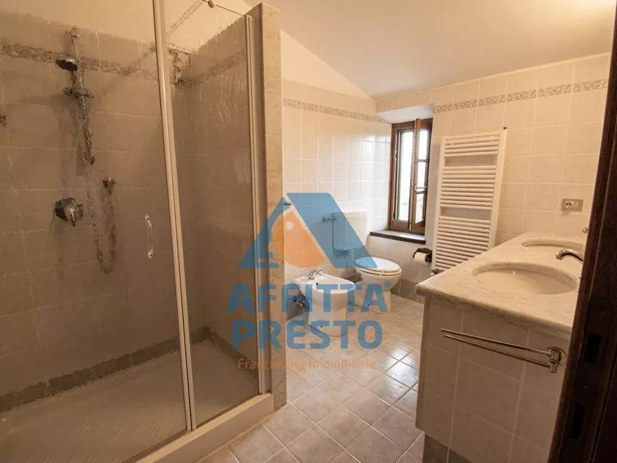 Immagine 7 di Casa indipendente in vendita  a Montevarchi