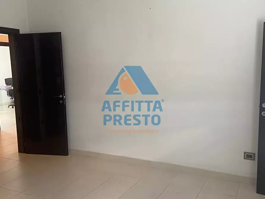 Immagine 6 di Ufficio in affitto  a Empoli