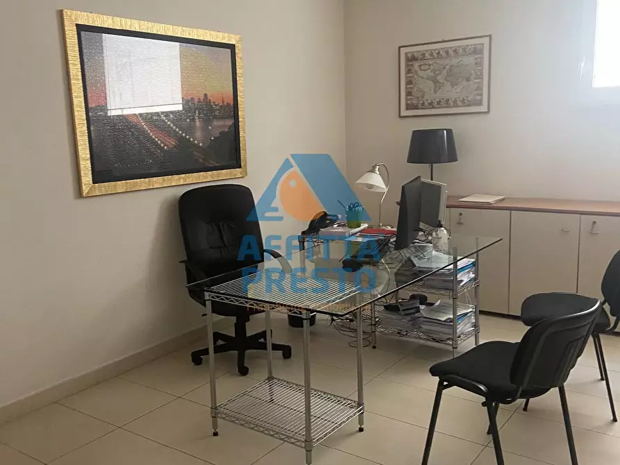 Immagine 15 di Ufficio in affitto  a Empoli