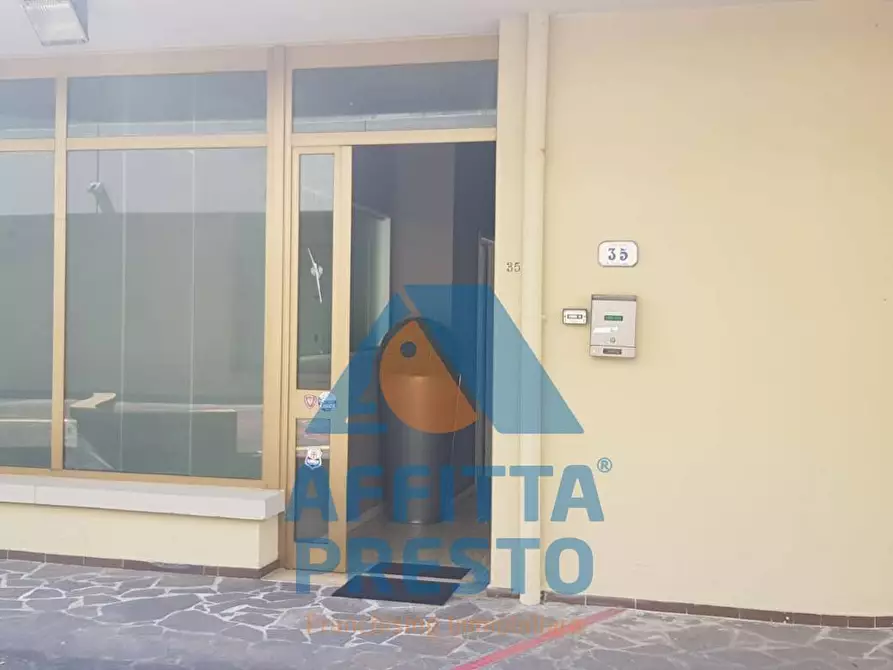 Immagine 2 di Attività commerciale in affitto  a Vinci