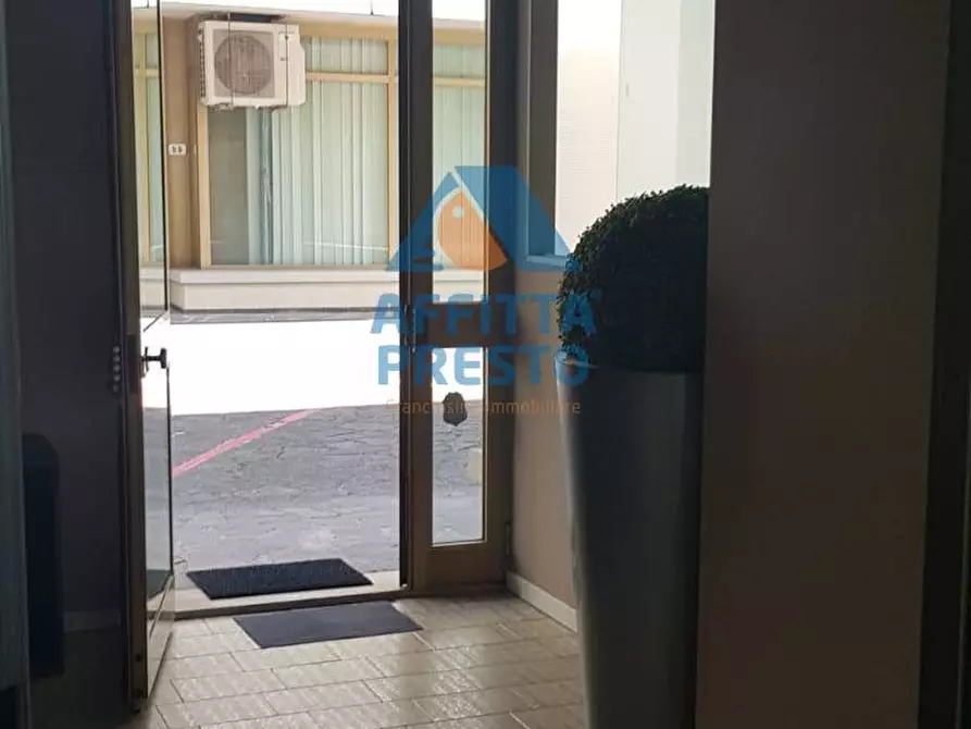 Immagine 3 di Attività commerciale in affitto  a Vinci