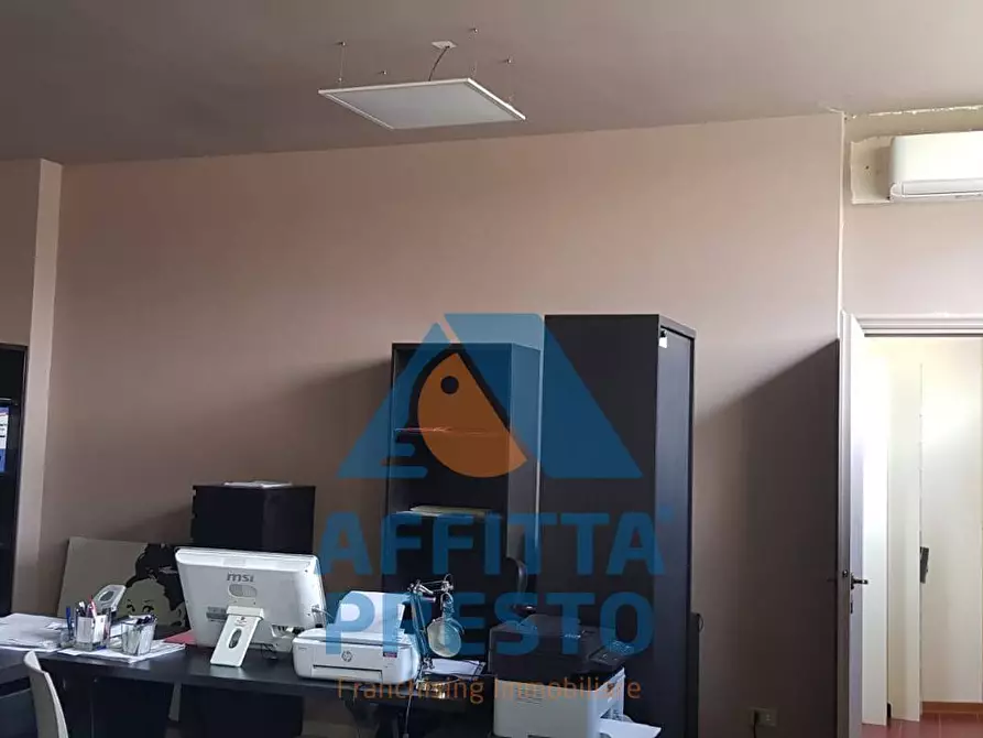 Immagine 4 di Attività commerciale in affitto  a Vinci