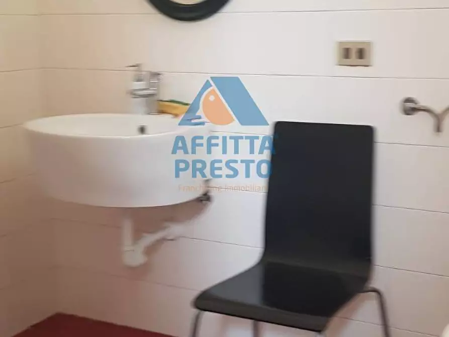 Immagine 6 di Attività commerciale in affitto  a Vinci