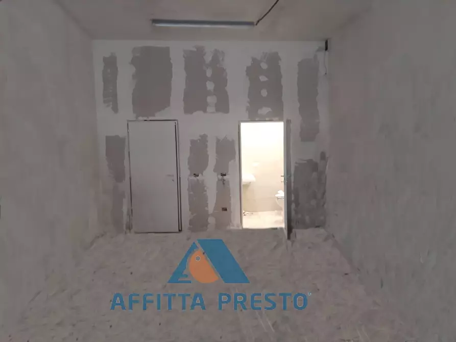 Immagine 1 di Attività commerciale in affitto  a San Miniato